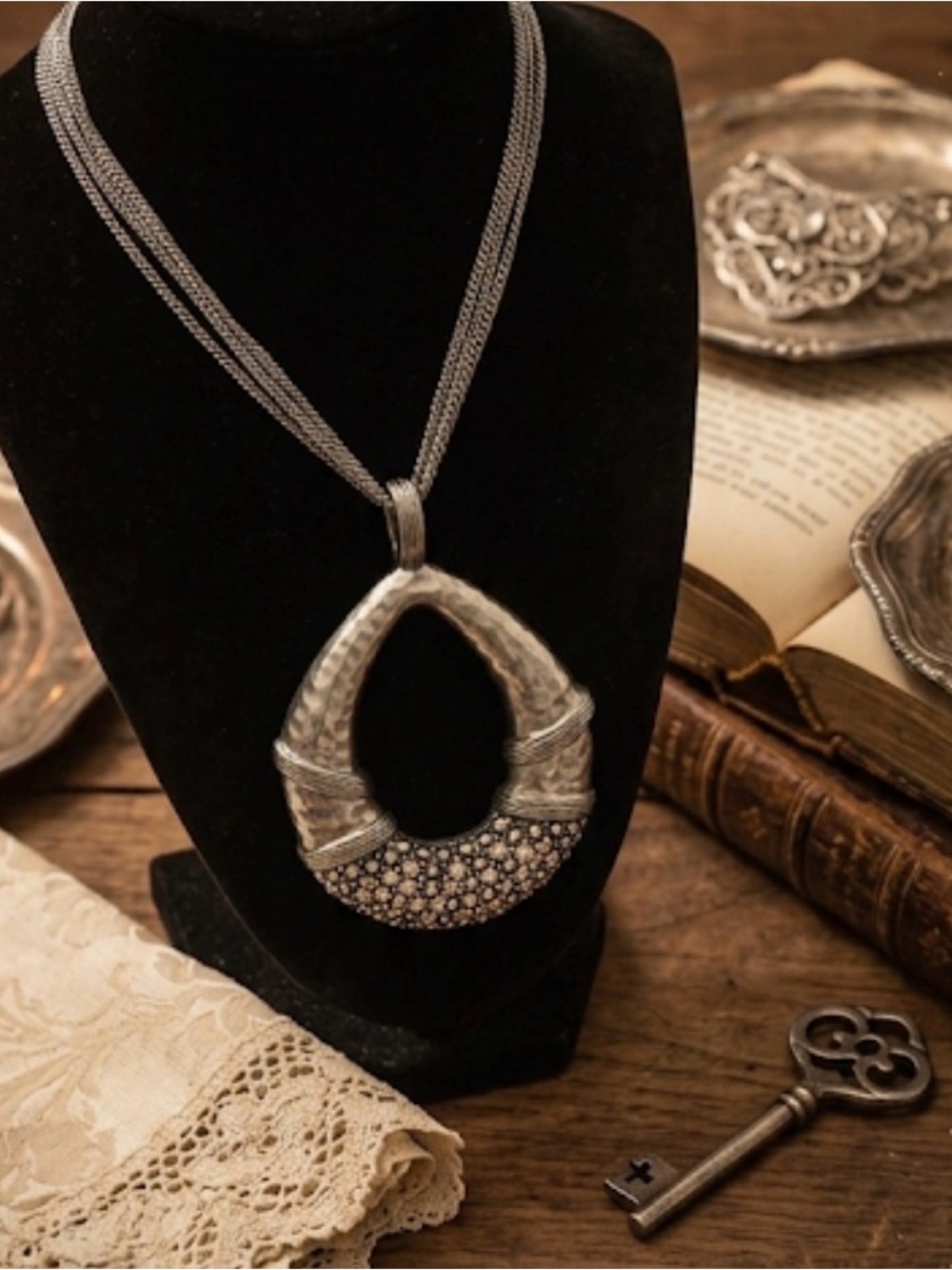 Vintage Elegant Silver Necklace with Crystal Accents